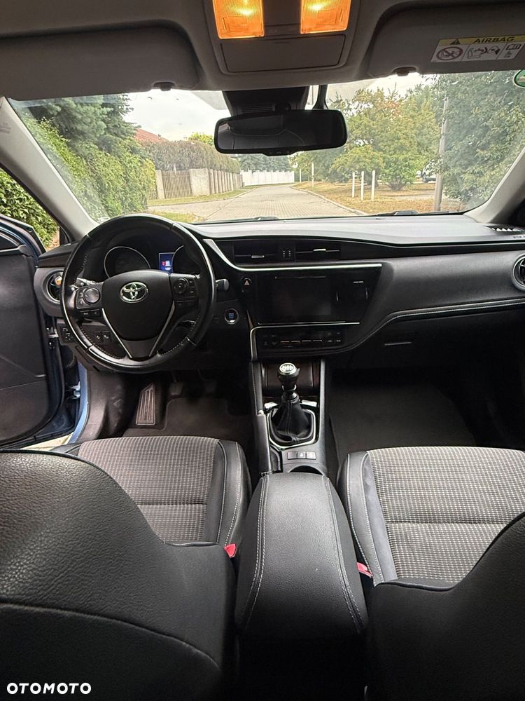 Toyota Auris 1.6 D-4D Prestige - 7