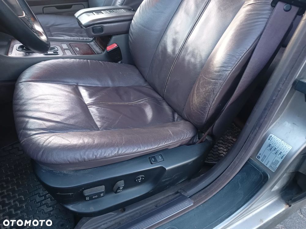 BMW Seria 7 740i V8 - 32