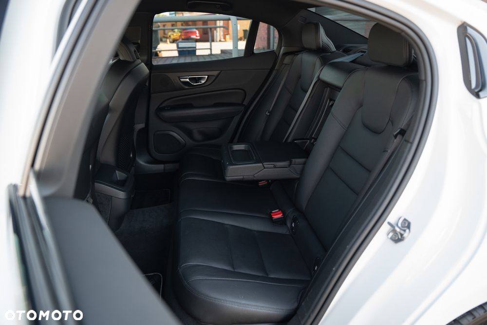 Volvo S60 T4 Geartronic RDesign - 34