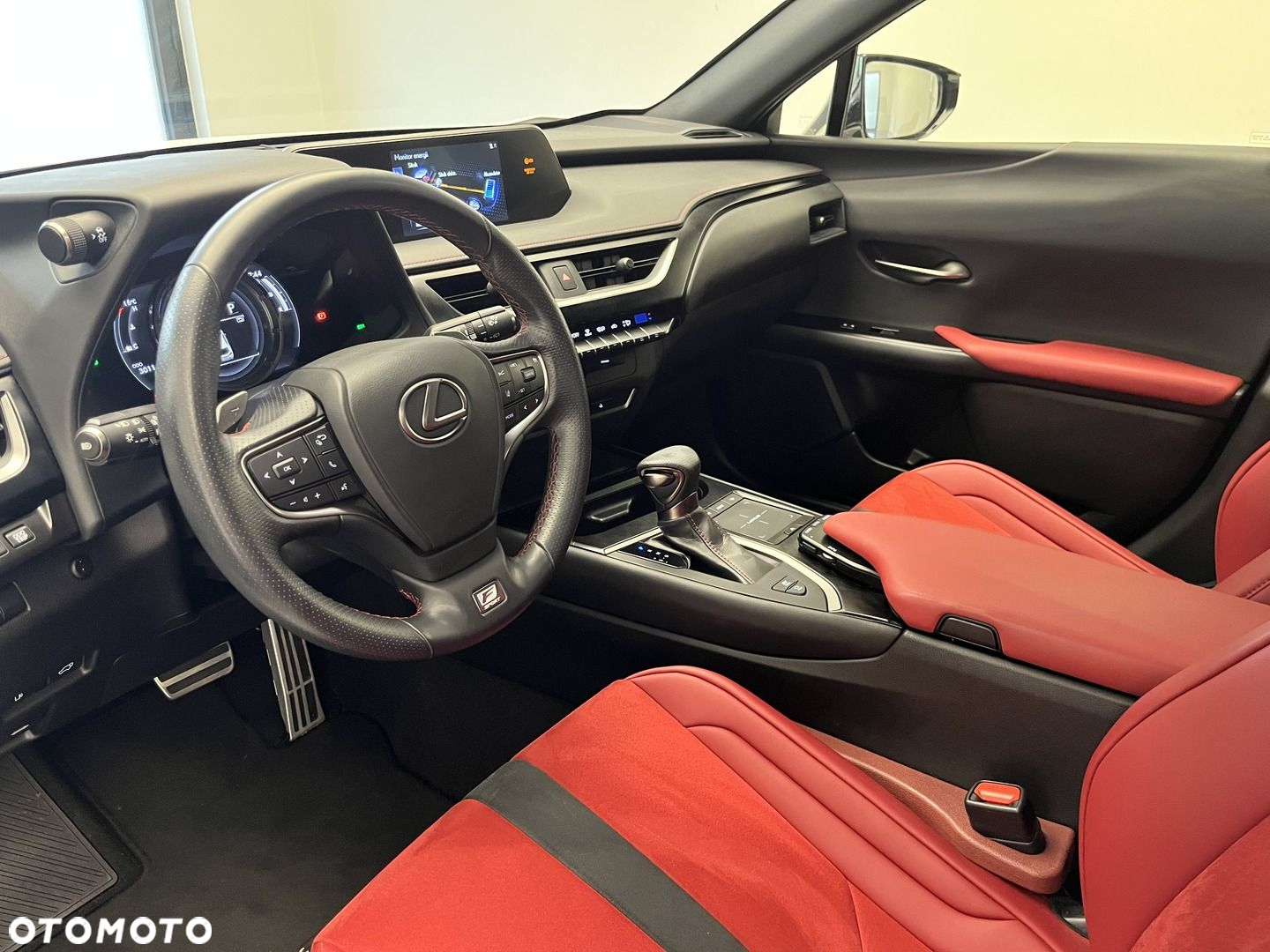 Lexus UX - 5