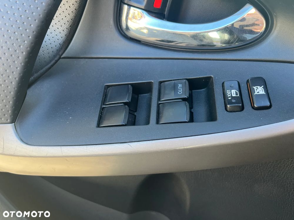 Toyota RAV4 2.2 D-4D X - 18