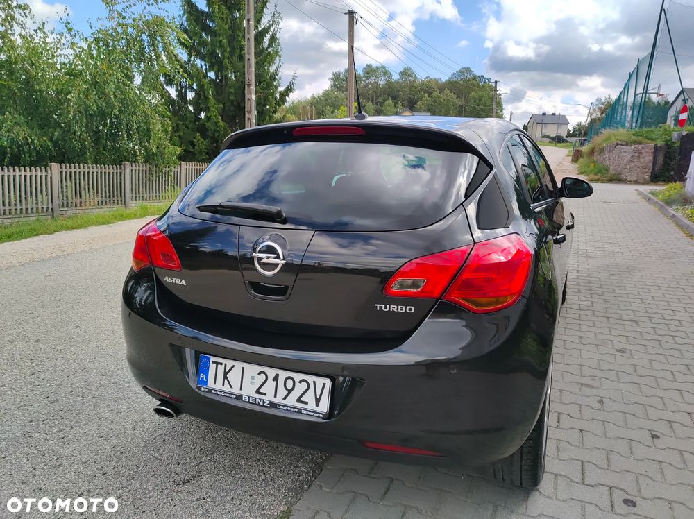 Opel Astra 2012 photo 4
