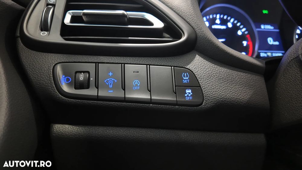 Hyundai i30 1.5 110CP M/T Highway - 19