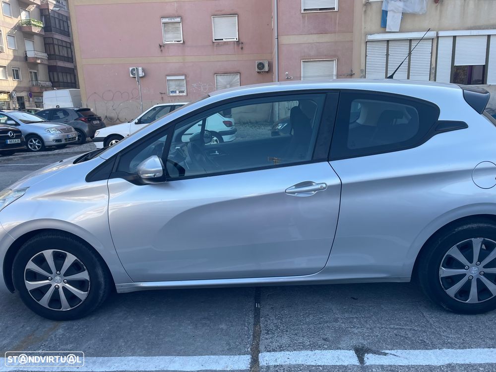 Peugeot 208 1.4 HDi Access - 2