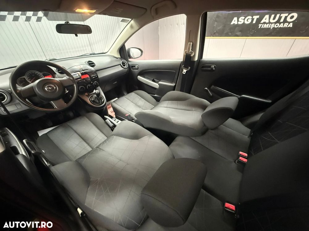 Mazda 2 - 13