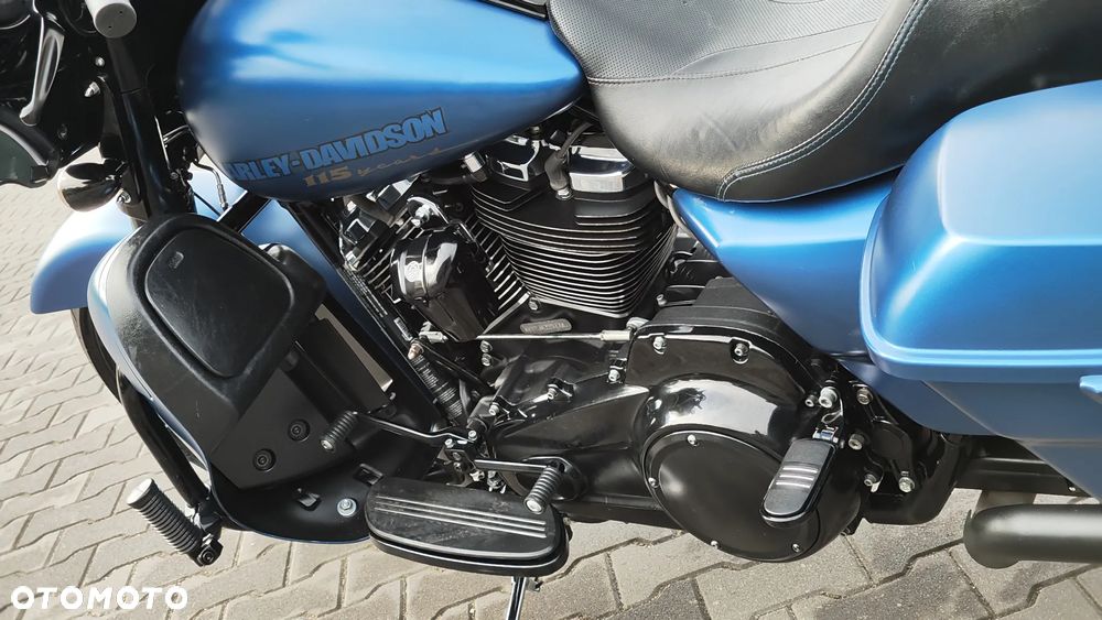Harley-Davidson Touring Street Glide - 25