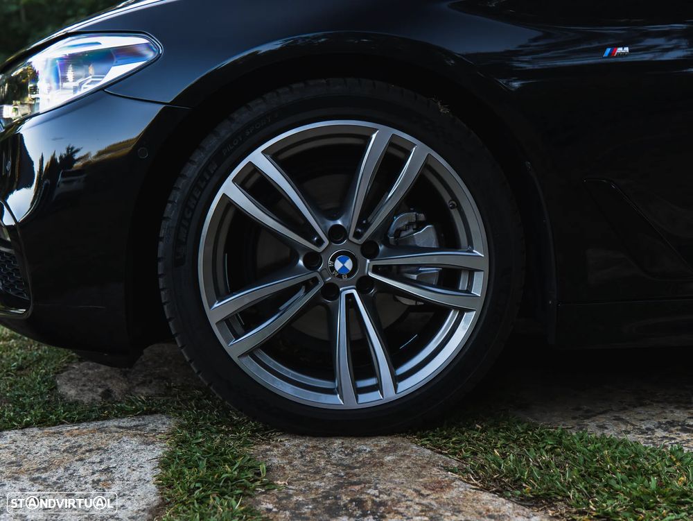 BMW 520 d Aut. M Sport Edition — fotografia 10