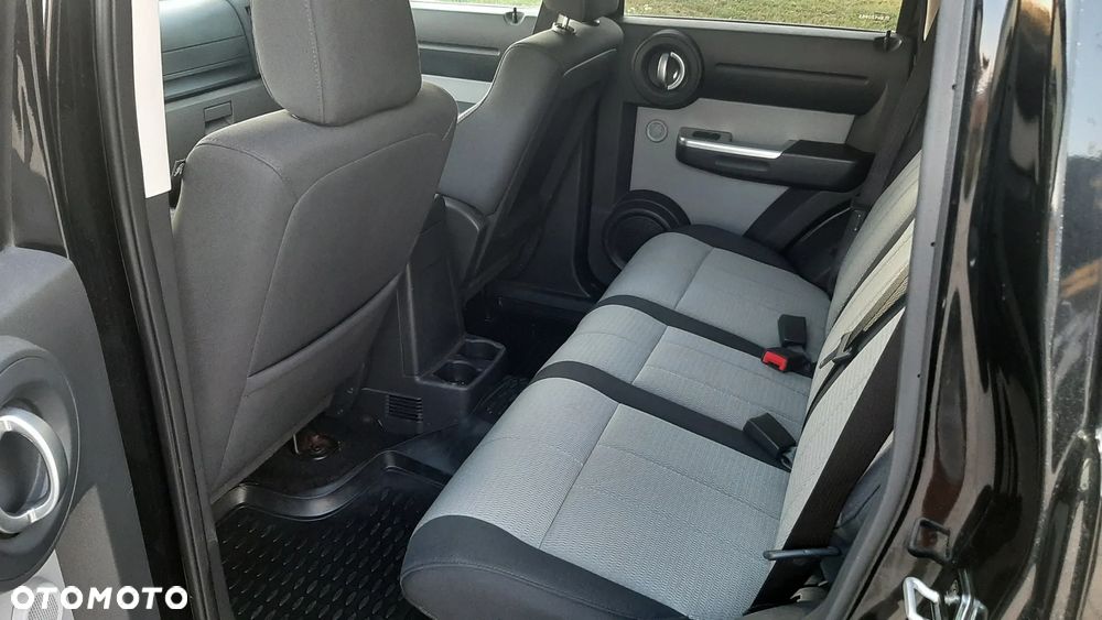 Dodge Nitro 2.8 CRD SXT - 15