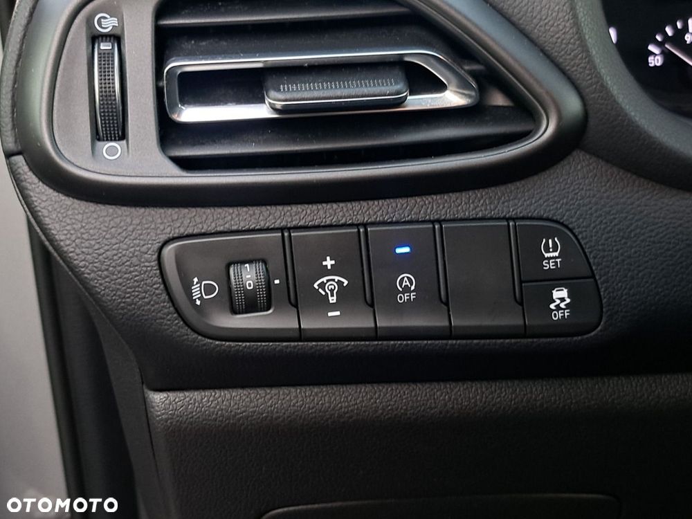 Hyundai i30 1.0 T-GDI Classic + - 15