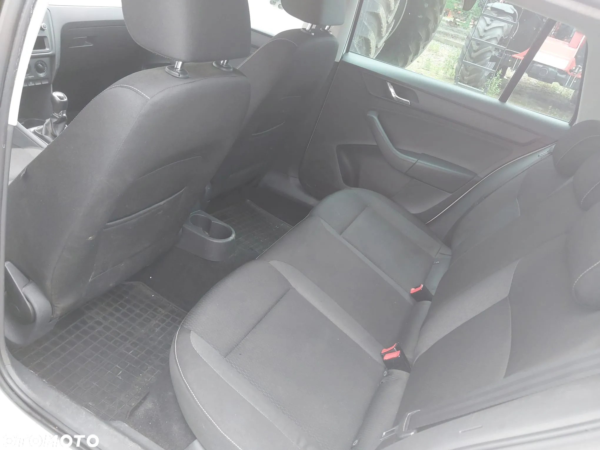 Skoda RAPID Spb 1.2 Ambition - 10