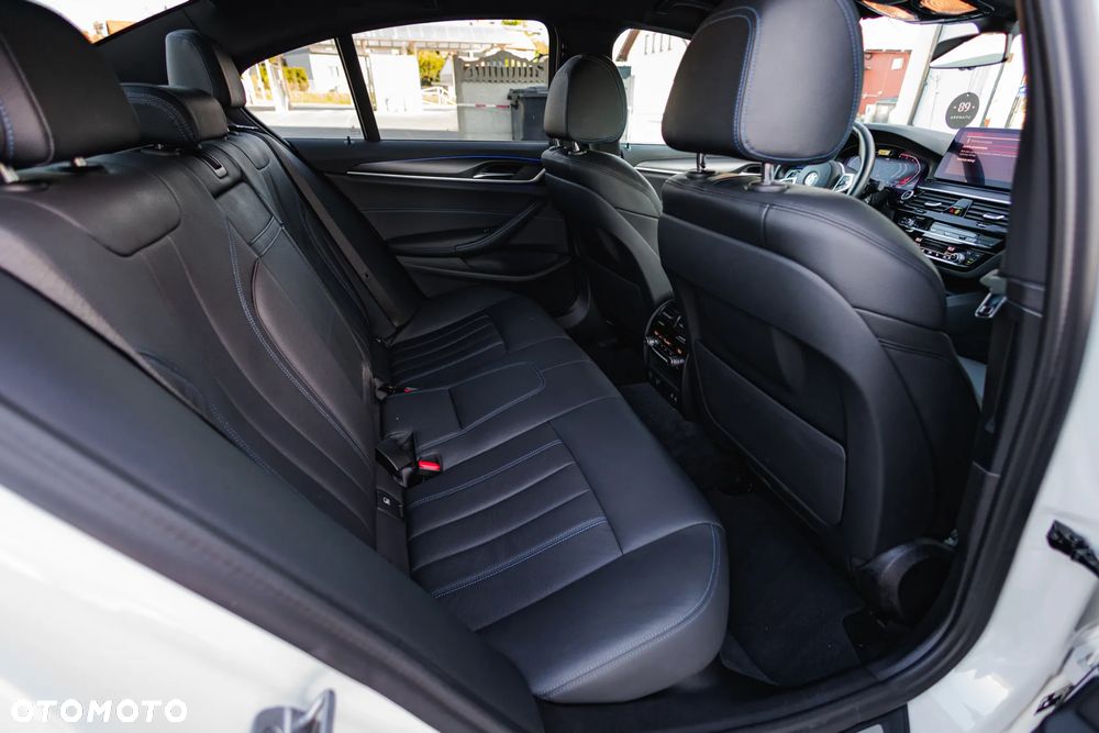 BMW Seria 5 530d xDrive mHEV sport - 16