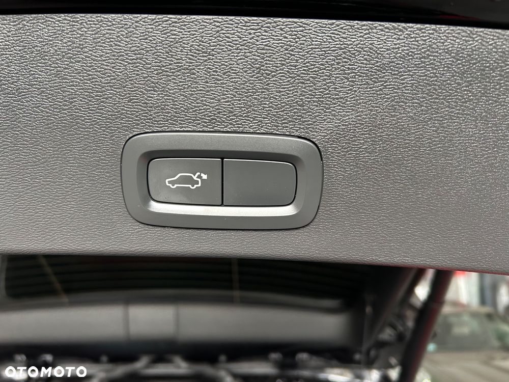 Volvo XC 40 D3 AWD RDesign - 23