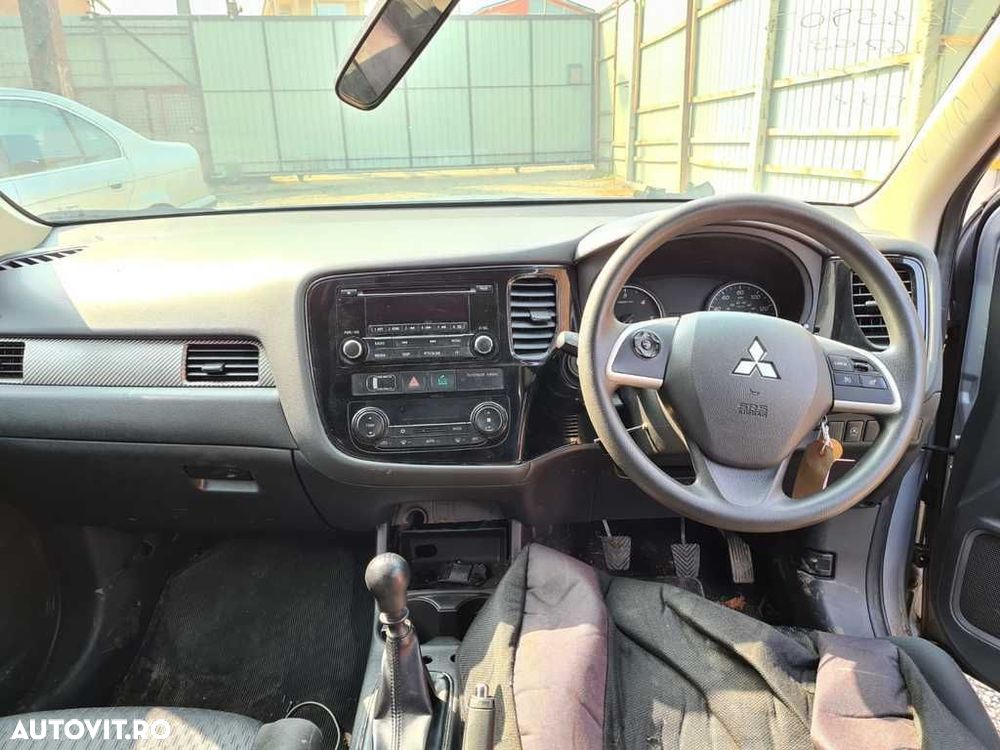 Dezmembrari dezmembrez  Mitsubishi Outlander III 2.2 DIESEL 2012-2020 - 6