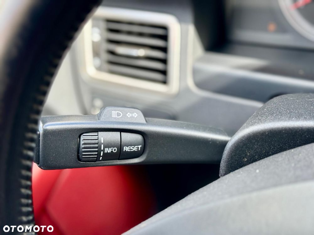 Volvo V70 2.5T Summum - 33