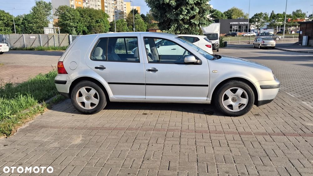 Volkswagen Golf 1.6 - 2