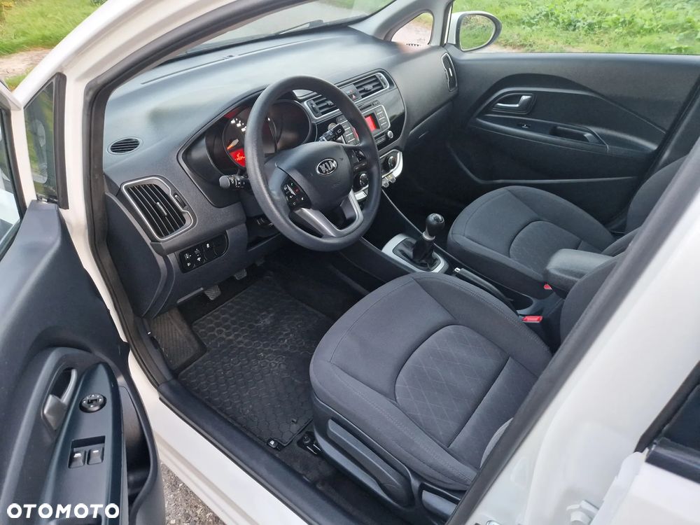 Kia Rio 1.2 Dream Team Edition - 7