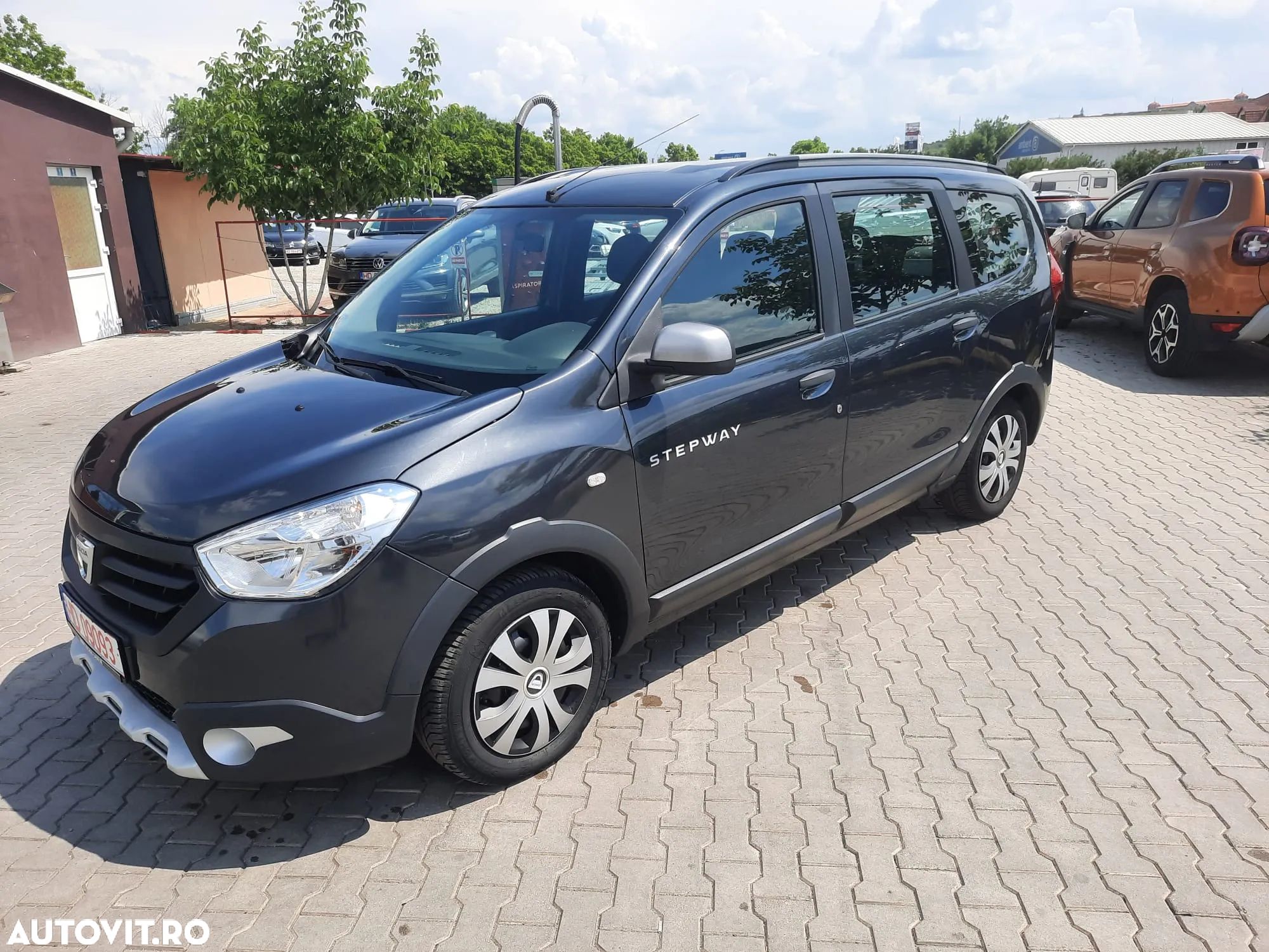 Dacia Lodgy 1.2 TCe 115 CP Stepway - 1