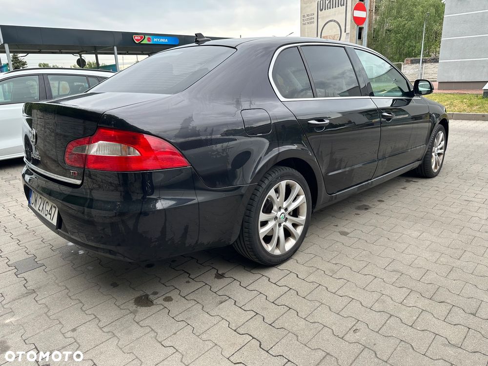 Skoda Superb 2.0 TDI Elegance DSG - 5