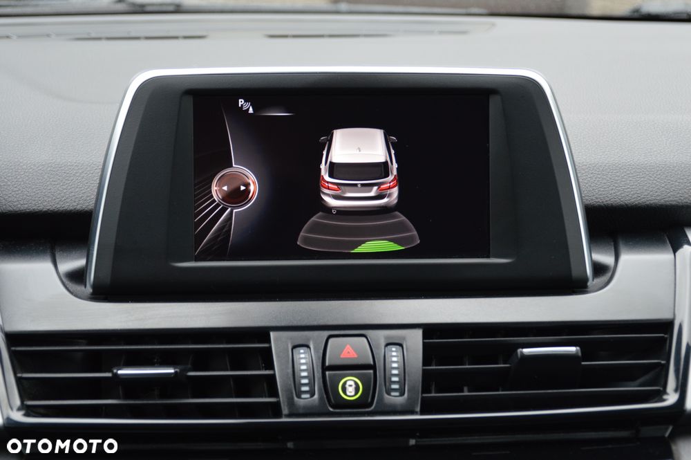 BMW Seria 2 216d Advantage - 29