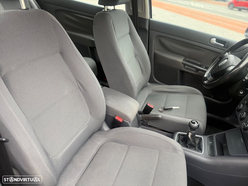 VW Golf Plus 1.9 TDi Trendline AC - 17