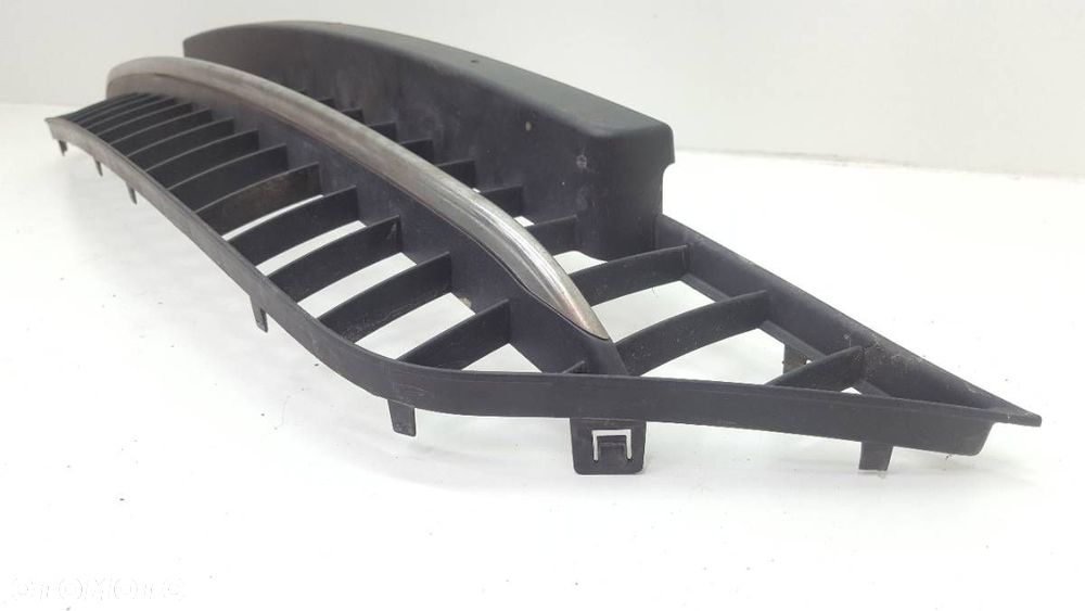 KRATKA ATRAPA ZDERZAKA PRZÓD FIAT LINEA LIFT 2013 CHROM 735543263 - 2