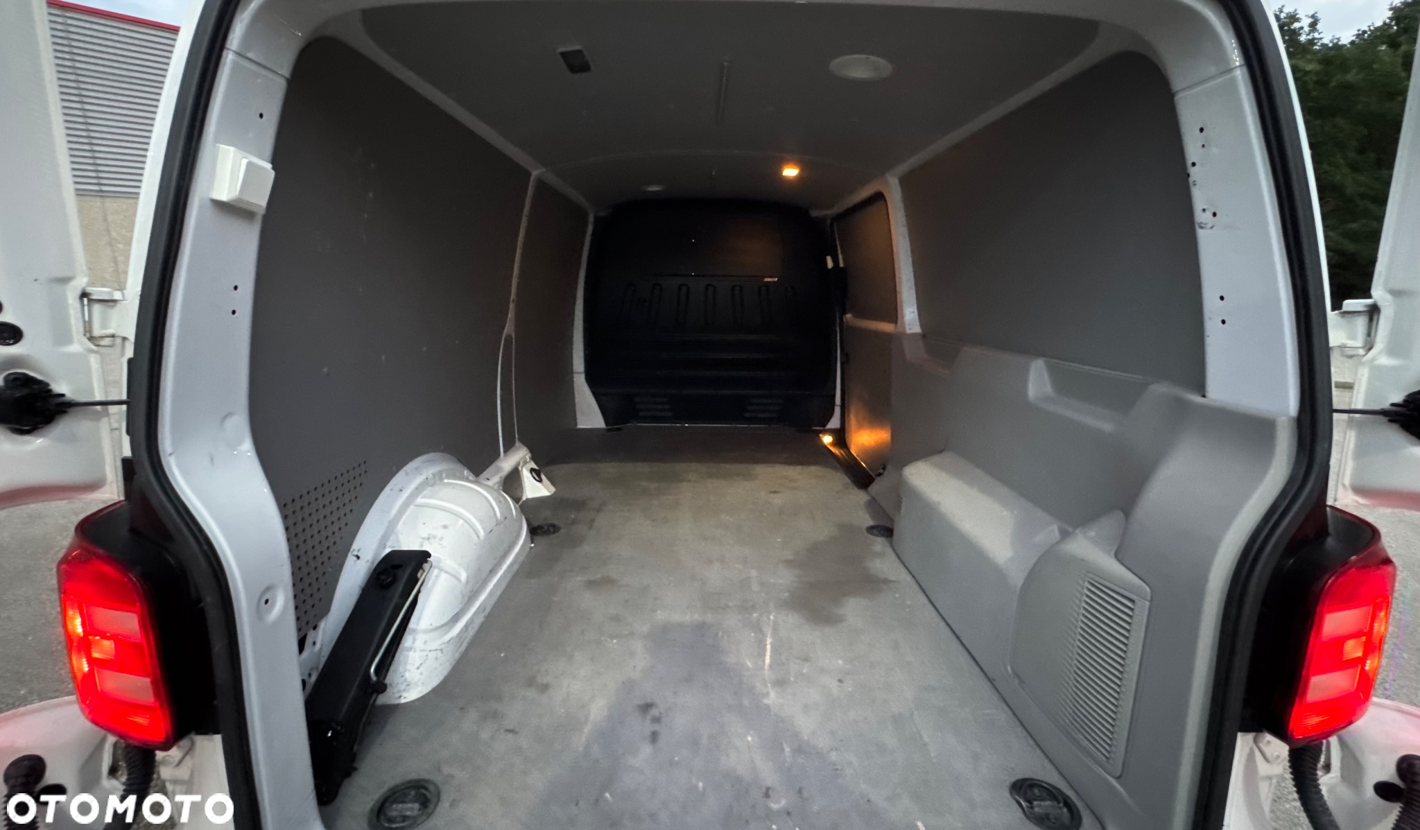Volkswagen TRANSPORTER T6 - 17