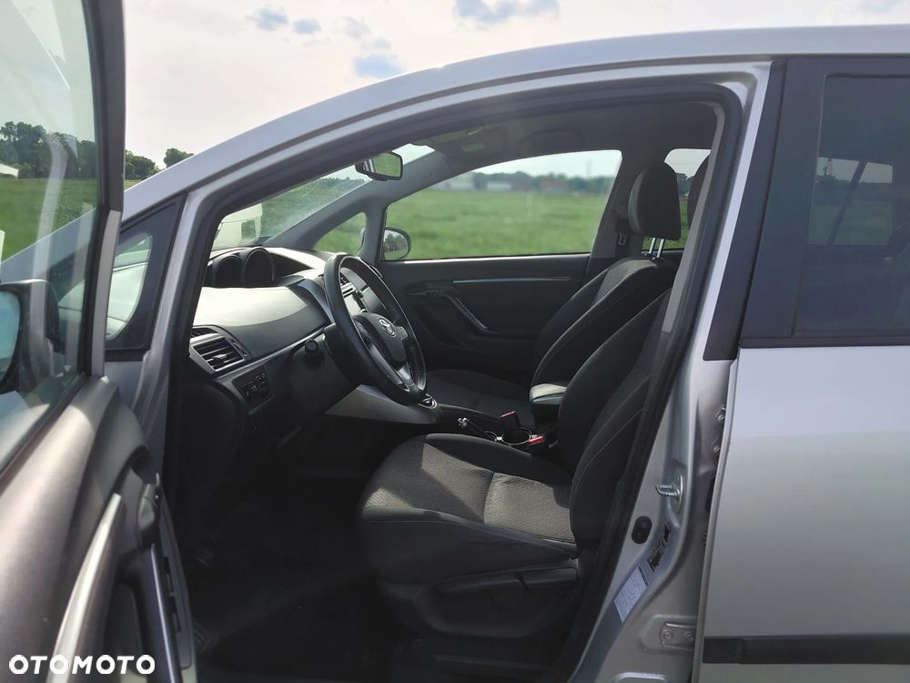 Toyota Verso 2.0 D-4D Premium - 8