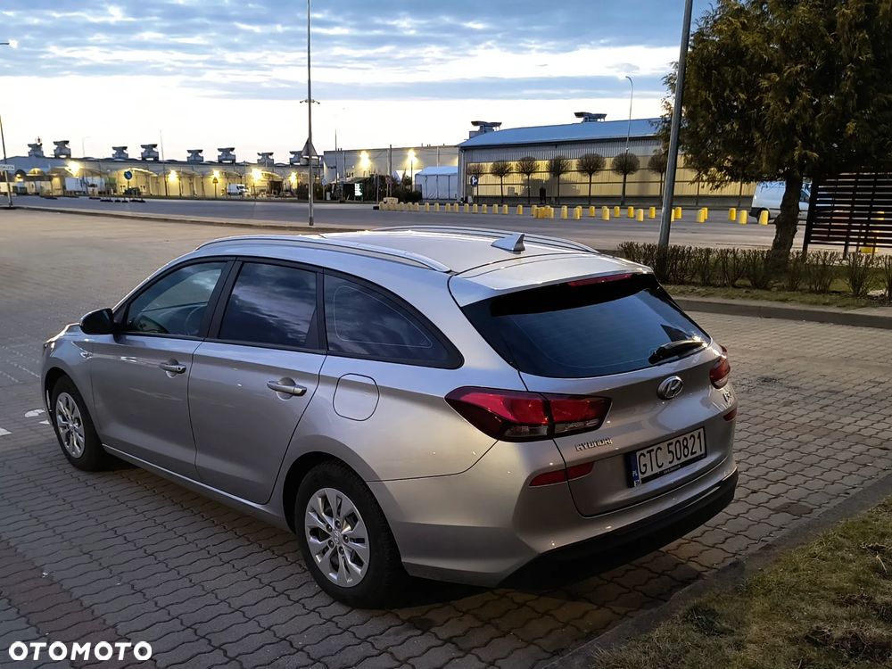 Hyundai i30 1.6 D Classic + - 4