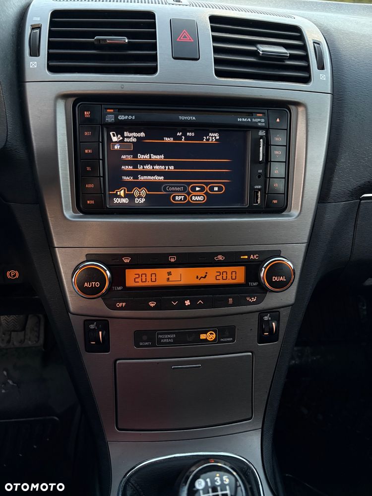 Toyota Avensis - 12