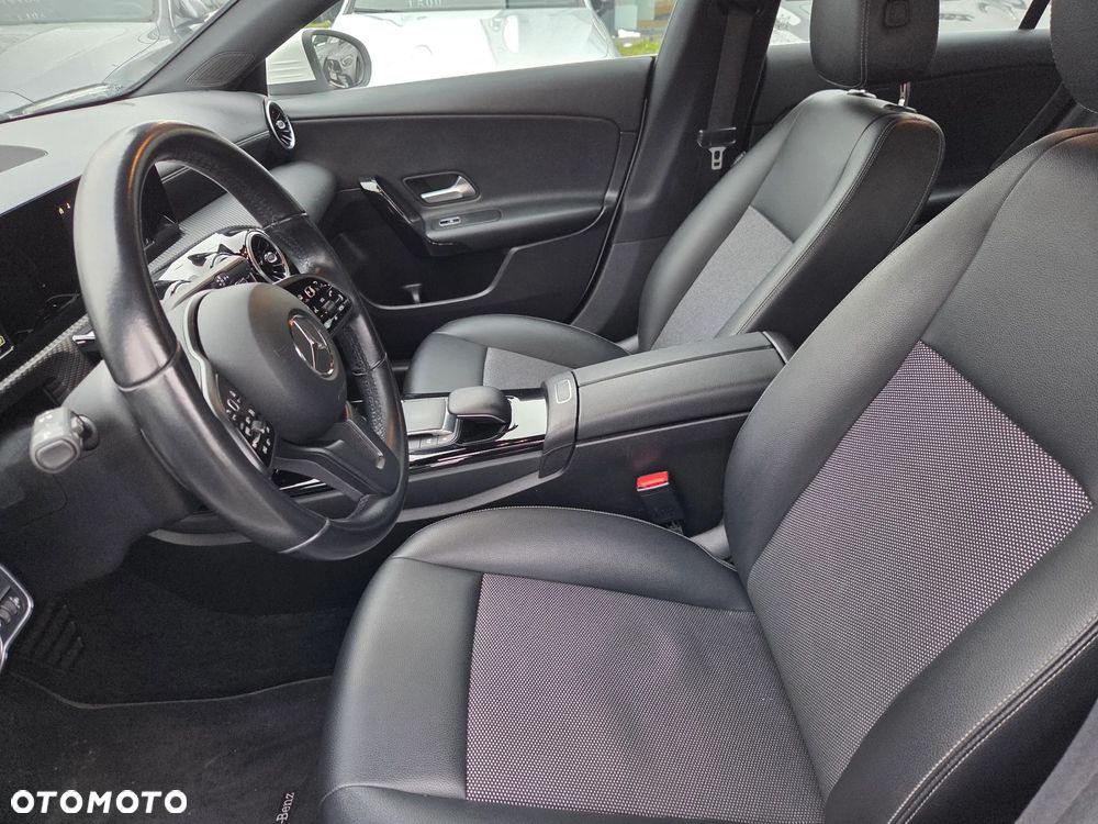 Mercedes-Benz CLA 180 d 7G-DCT - 16