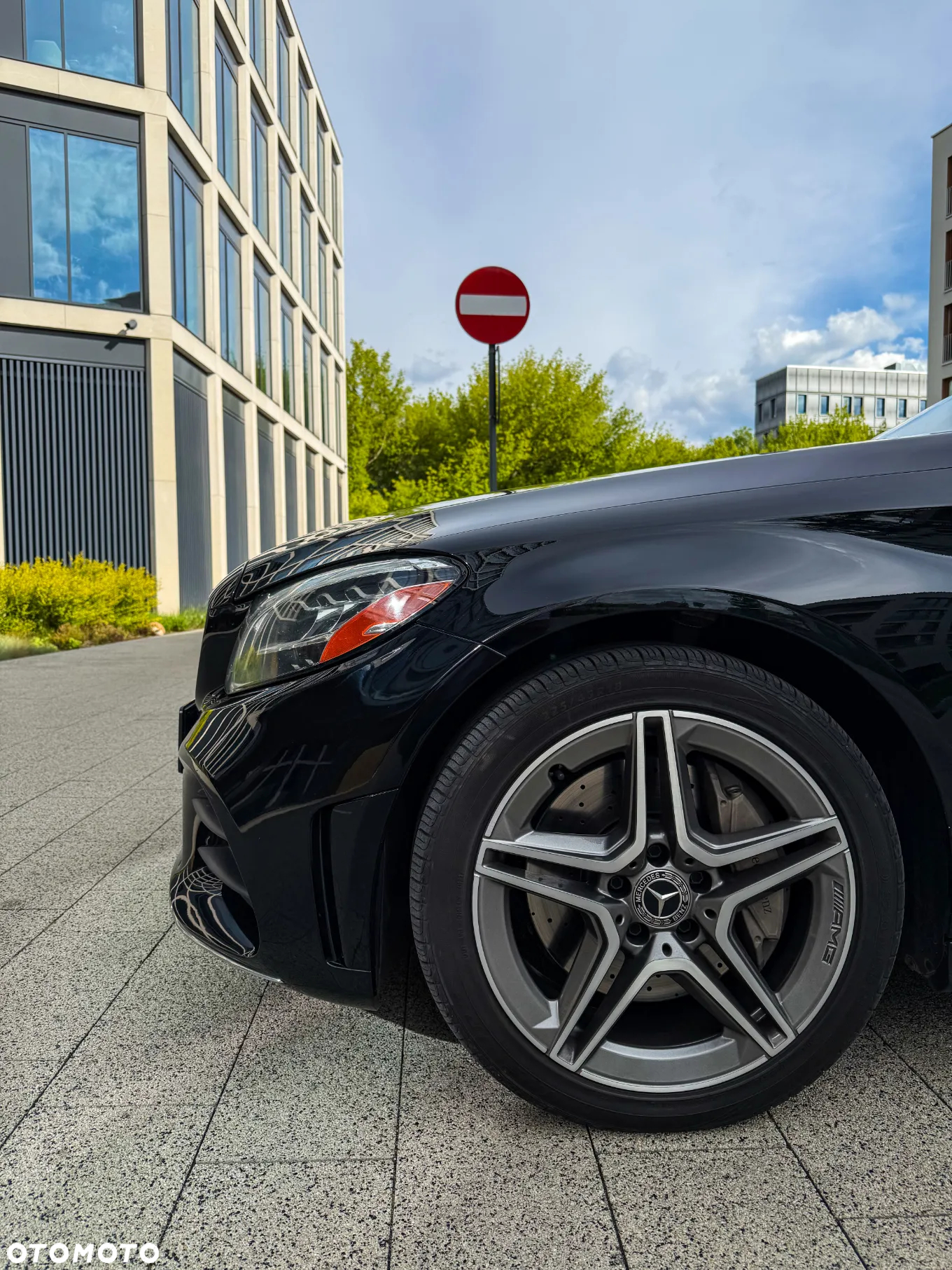 Mercedes-Benz Klasa C 300 4Matic 9G-TRONIC AMG Line - 13