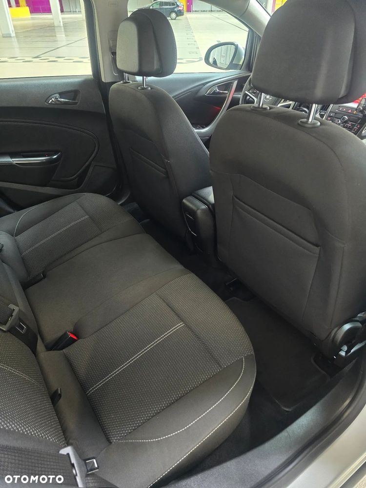 Opel Astra 2.0 CDTI DPF Cosmo - 19