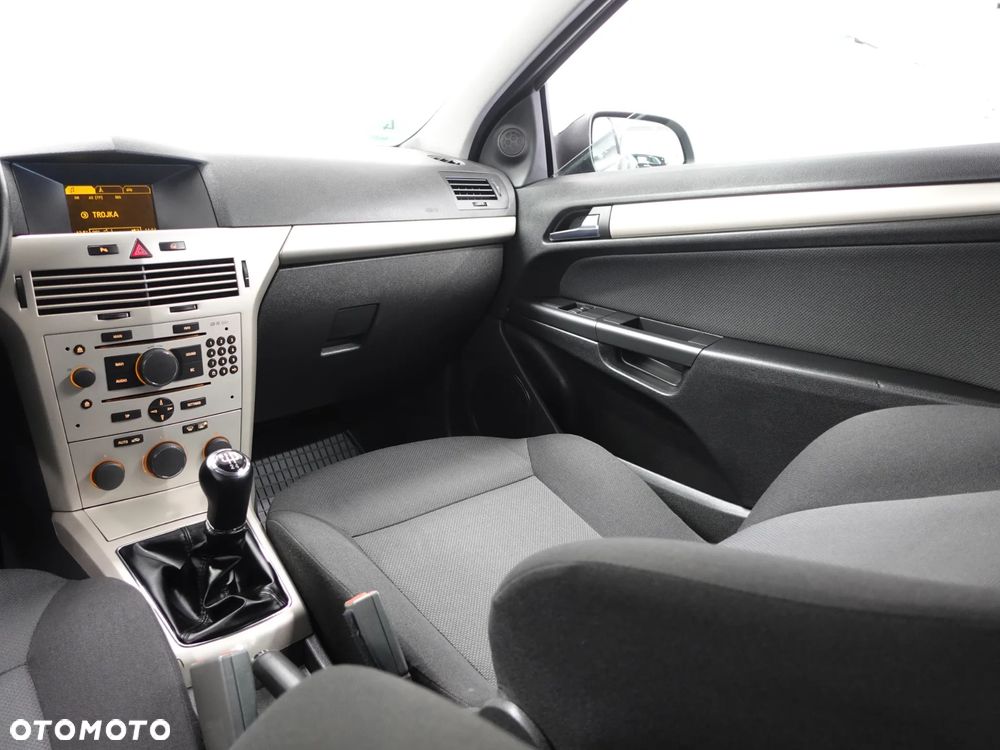 Opel Astra - 34