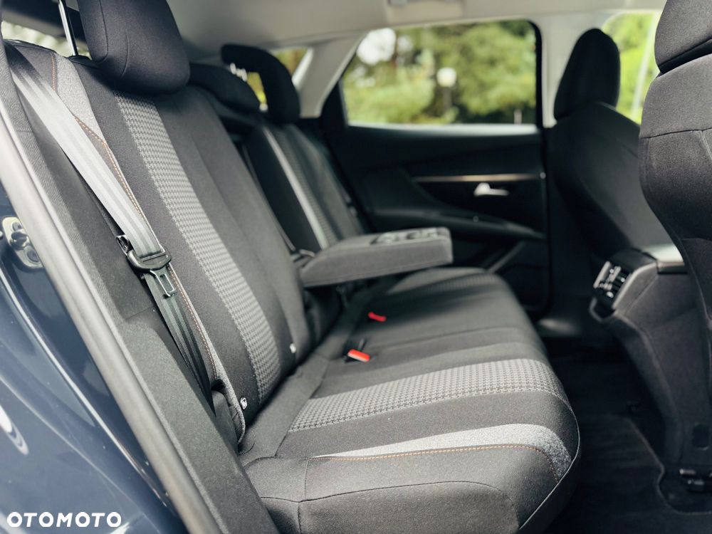 Peugeot 3008 BlueHDi 130 Stop & Start EAT8 Allure - 32