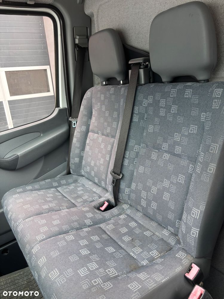 Mercedes-Benz Sprinter - 25