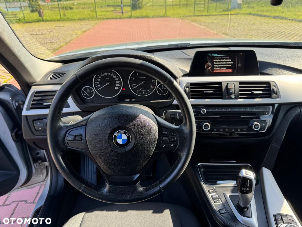 BMW Seria 3 320d Sport Line - 15