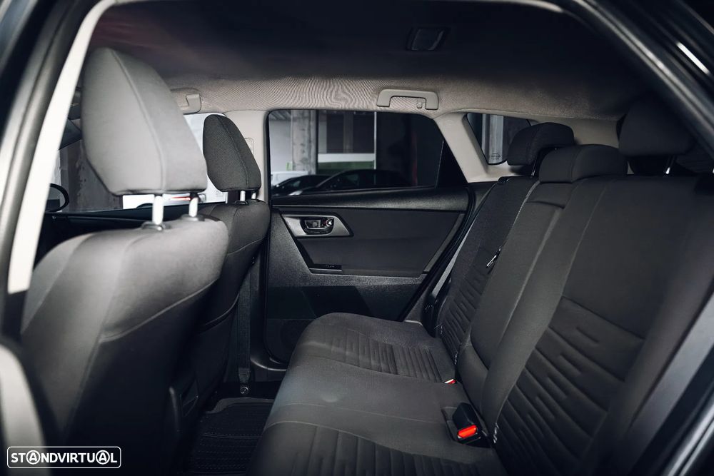 Toyota Auris 1.8 HSD Sport+Navi - 34