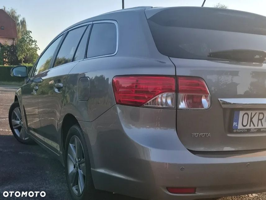Toyota Avensis - 5