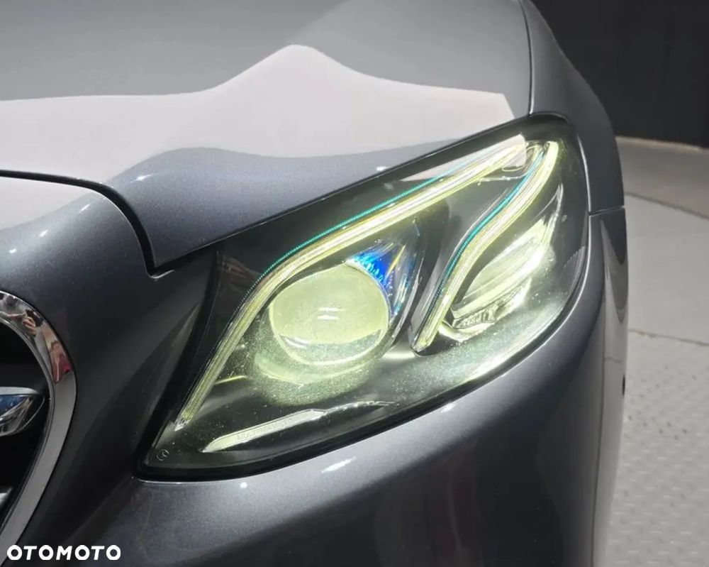 Mercedes-Benz Klasa E 300 9G-TRONIC AMG Line - 8