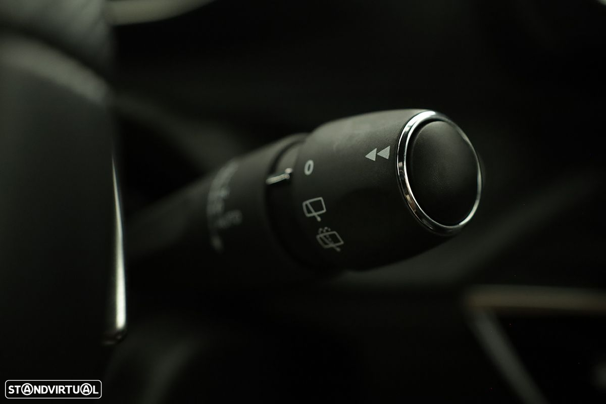 Peugeot 2008 1.2 PureTech GT EAT8 - 17