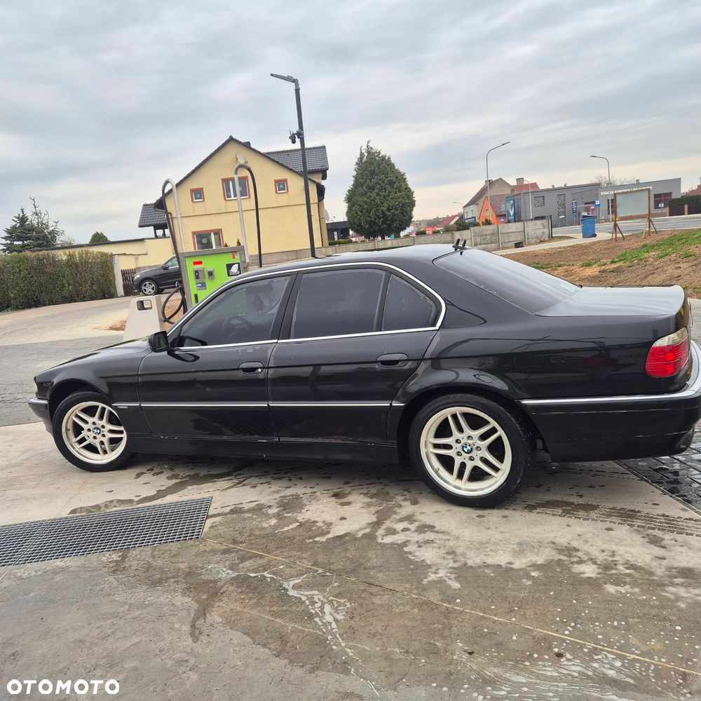 BMW Seria 7 735i L - 5