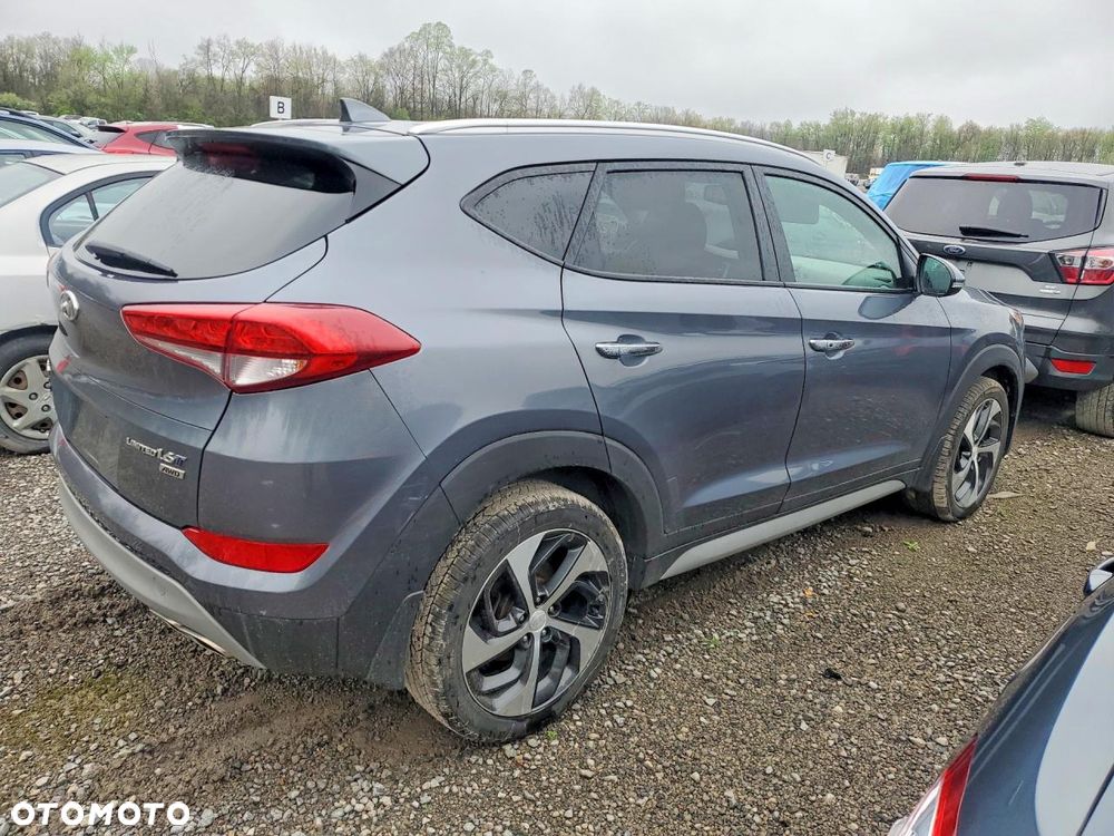 Hyundai Tucson - 4