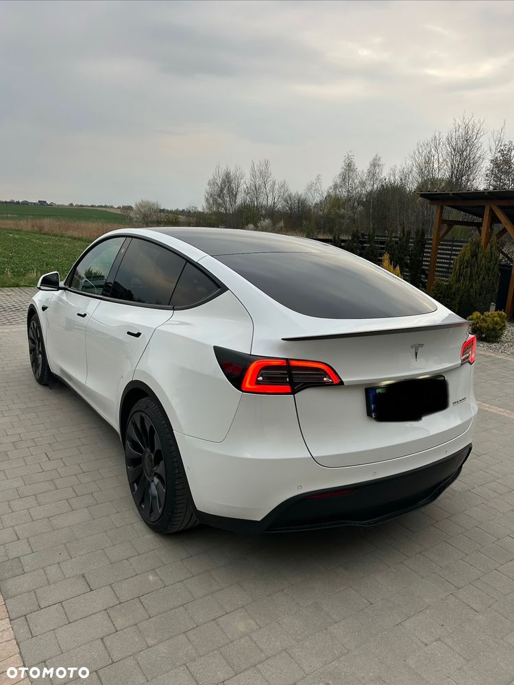 Tesla Model Y Performance Dual Motor AWD - 2