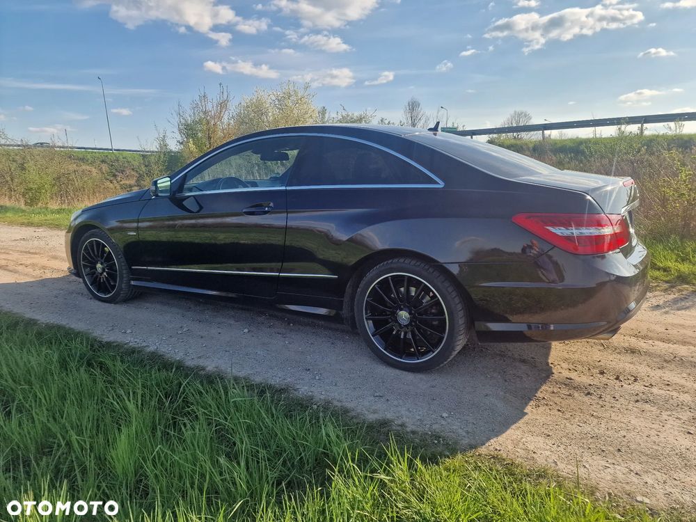 Mercedes-Benz Klasa E 200 CGI BlueEff - 3