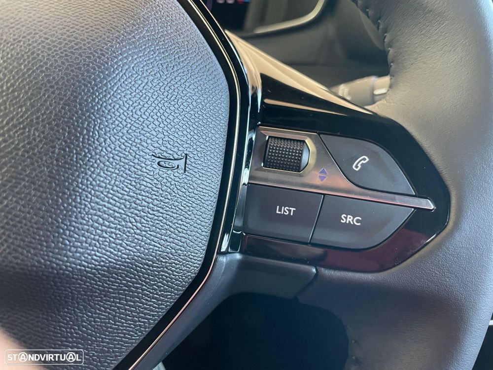 Peugeot 2008 1.2 PureTech Active Pack - 22