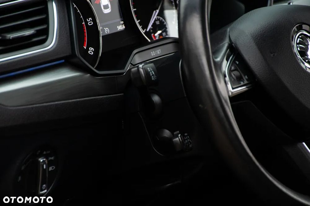 Skoda Superb 2.0 TDI 4x4 DSG Premium Edition - 11