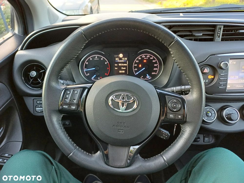 Toyota Yaris 1.5 Premium - 17