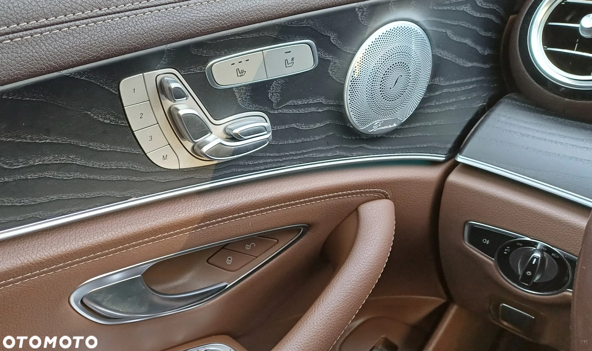 Mercedes-Benz Klasa E 220 d 4-Matic Business Edition 9G-TRONIC - 3