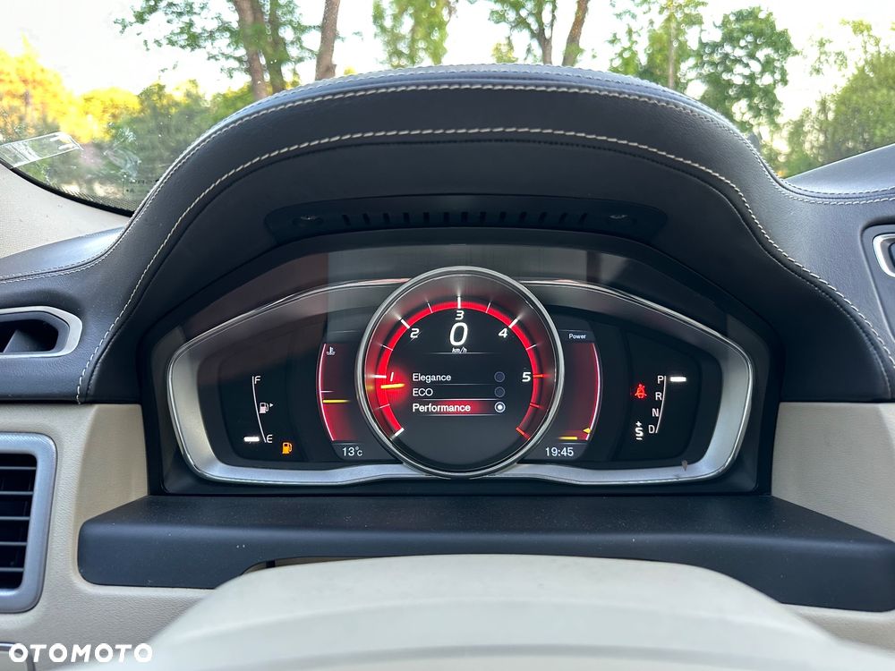 Volvo XC 70 D4 Geartronic Momentum - 26