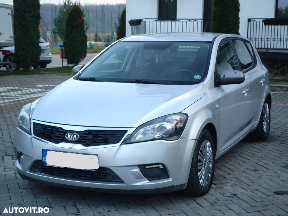 Kia Ceed - 4